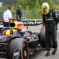 Hamilton 'almost broke his back' in Alonso crash